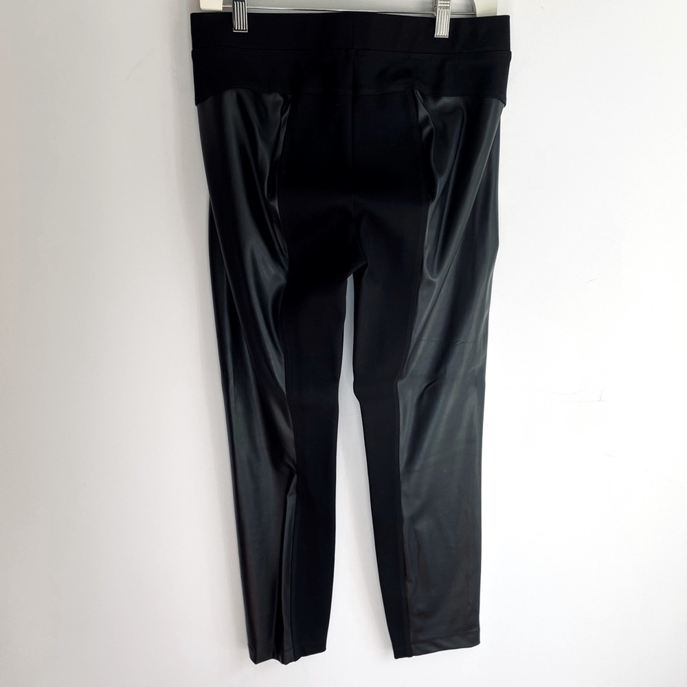 CLOSET CLEAR OUT DKNY black size medium leggings with faux leather panel
